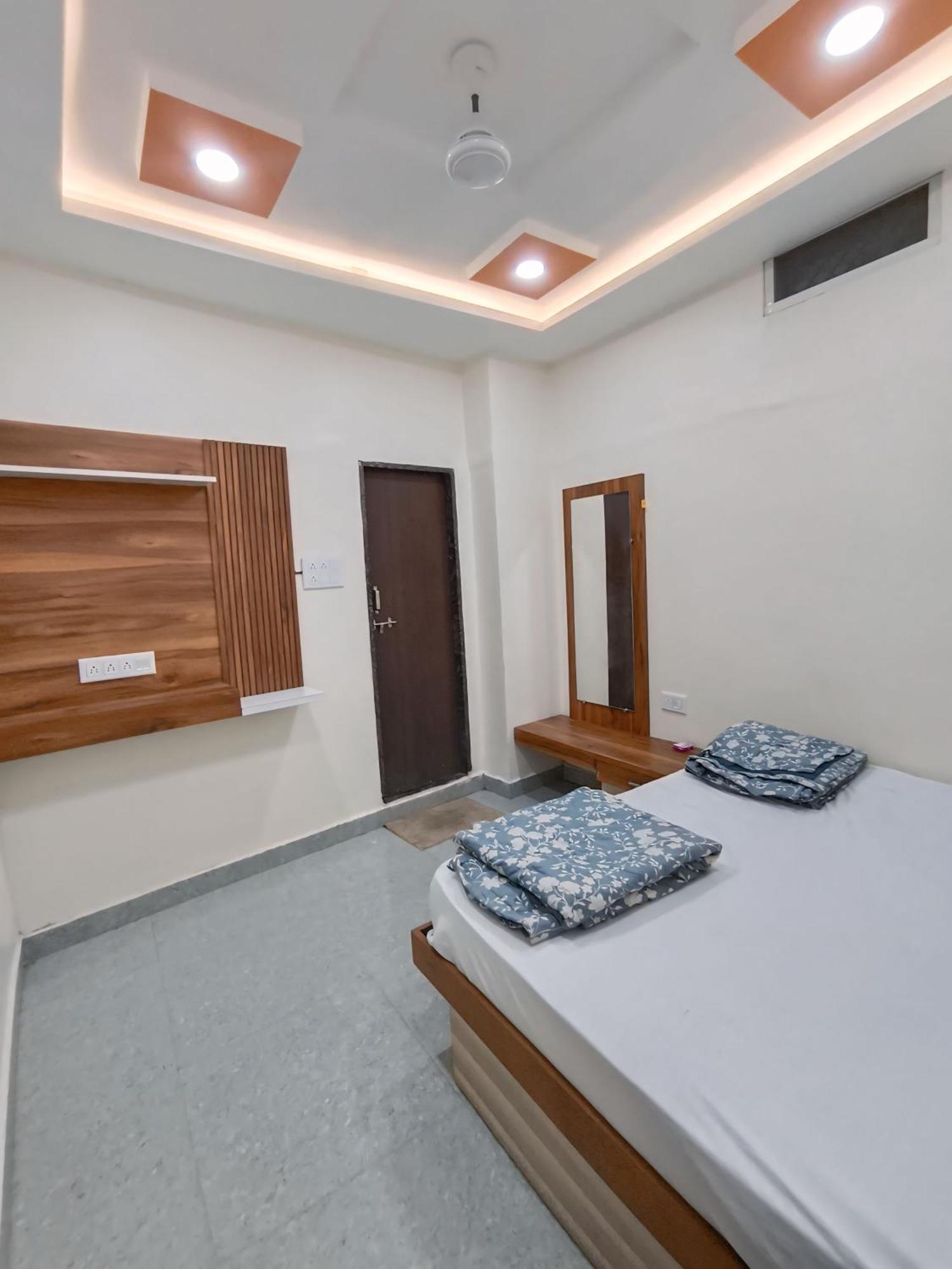 Shree Trilokeshwar Guesthouse Ujjain Exterior foto